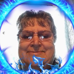 Meet your Posher, Lois